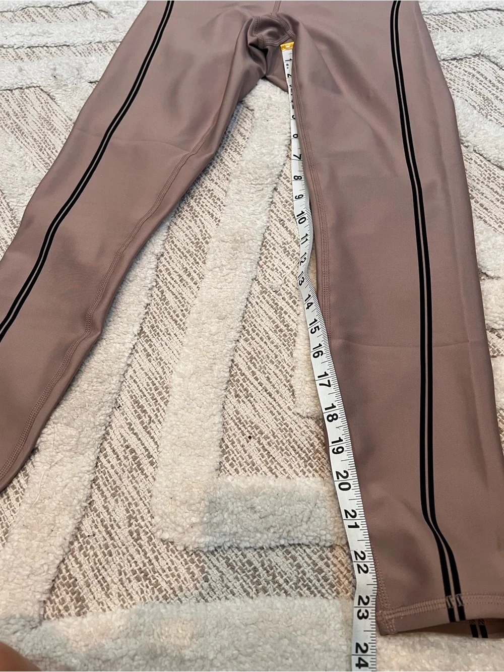 ALO Yoga Airlift Line up 7/8 Taupe Legging Black Velvet XXS New w/o Tags!!